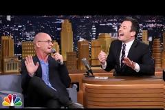 Ο Sting τραγουδά τα ringtone του iPhone
