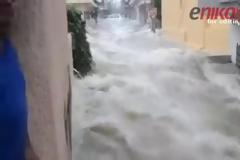Ίλιον: Συγκλονιστικό βίντεο από τις καταστροφές - Δρόμοι ποτάμια