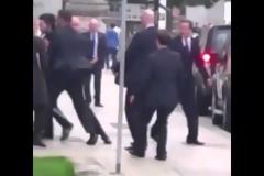 Απίστευτο βίντεο: Παρακολουθήστε την επίθεση που δέχθηκε ο Βρετανός πρωθυπουργός από πολίτη [video + photos]