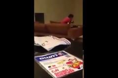 Ο Ντιέγκο Μαραντόνα χτυπά την ερωμένη του;