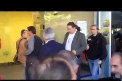 Τώρα: Γιουχάισαν τον Υπ. Περιβάλλοντος οι Σχολικοί Φύλακες...[video]