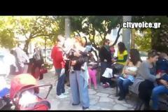 Αγρίνιο: Εντυπωσιακή η συμμετοχή στον δημόσιο θηλασμό [video + photo]