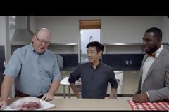 ΣΤΑ ΑΔΥΤΑ των McDonald's! Δείτε πώς φτιάχνουν τα McRib! [video]