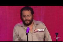 ΘΑ ΣΑΣ ΜΑΓΕΨΕΙ: Αυτός ο άστεγος άφησε άφωνους επιτροπή και κοινό! [video]
