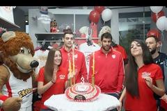 ΤΑ... ΓΕΝΕΘΛΙΑ ΤΟΥ Official Olympiacos BC Store ΜΕ ΠΙΝΤΕΖΗ ΚΑΙ ΠΑΠΑΠΕΤΡΟΥ! *3ΛΕΠΤΟ ΒΙΝΤΕΟ*