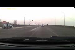 Αν αυτός δεν είναι ο πιο τυχερός πεζός στον πλανήτη τότε ποιος είναι;