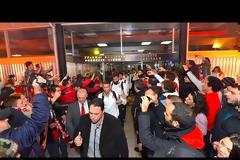 Η ΘΡΥΛΙΚΗ ΥΠΟΔΟΧΗ ΣΤΗΝ ΚΕΡΚΥΡΑ ΜΕ ΤΗ... ΜΑΤΙΑ ΤΗΣ ΠΑΕ ΟΛΥΜΠΙΑΚΟΣ (ΒΙΝΤΕΟ & ΡΗΟΤΟS)
