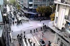 ΘΕΣΣΑΛΟΝΙΚΗ: ΜΙΚΡΗΣ ΕΚΤΑΣΗΣ ΕΠΕΙΣΟΔΙΑ ΣΤΗ ΠΟΡΕΙΑ ΜΝΗΜΗΣ ΓΙΑ ΤΟΝ ΑΛ. ΓΡΗΓΟΡΟΠΟΥΛΟ