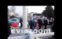 Εύβοια: Πολίτης επιτέθηκε στον Χρυσοχοϊδη - Δεν ντρέπεσαι λίγο... [video]