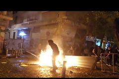 ΣΚΛΗΡΗ ΚΟΝΤΡΑ Ν.Δ.-ΣΥΡΙΖΑ ΣΤΗ ΒΟΥΛΗ ΓΙΑ ΤΑ ΕΠΕΙΣΟΔΙΑ ΚΑΙ ΤΗΝ ΕΛ.ΑΣ.
