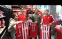 ΞΕΧΩΡΙΣΤΟΙ ΕΠΙΣΚΕΠΤΕΣ ΣΤΟ Official Olympiacos BC Store! (ΒΙΝΤΕΟ & PHOTOS)