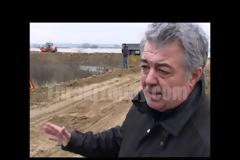 Έσπασε το ανάχωμα στο Πέταλο του Έβρου...Στο πόδι κάτοικοι και Αρχές για τις πλημμύρες [video]
