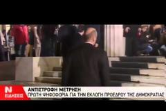 Τούμπαρε στη Βουλή μπροστά στα μάτια του Σαμαρά [video]