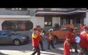 Η φιλαρμονική του Άργους Ορεστικού στους δρόμους του χωριού για τα Χριστουγεννιάτικα κάλαντα... [video]
