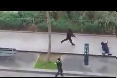 ΣΚΛΗΡΟ ΒΙΝΤΕΟ: Δείτε την εν ψυχρώ εκτέλεση Αστυνομικού από τους δράστες στο Παρίσι! [video]