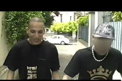 ΟΜΗΡΟΥΣ ΚΡΑΤΟΥΝ ΟΙ ΔΡΑΣΤΕΣ ΤΟΥ ΜΑΚΕΛΕΙΟΥ ΣΤΟ ΠΑΡΙΣΙ