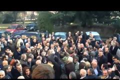 ΤΩΡΑ: Θερμή υποδοχή στον Κώστα Καραμανλή στην Περιφέρεια Κεντρικής Μακεδονίας... [video]