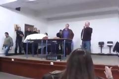 Οι μαθητές που ξεφτίλισαν τον Πάρι Κουκουλόπουλο επειδή ψήφισε τα Μνημόνια! [video]