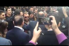 Τρελάθηκαν με τον Καραμανλή στη Θεσσαλονίκη - Δείτε πόσο ΘΕΡΜΑ τον υποδέχθηκαν [video]