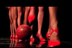 ΨΗΦΙΖΟΥΜΕ... RED DROPS ΓΙΑ ΜΑΔΡΙΤΗ! *ΒΙΝΤΕΟ*