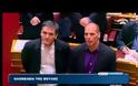 Mάλιστα! Για δείτε πως αντέδρασε ο Βαρουφάκη την ώρα της ορκωμοσίας [video]