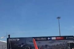 Σύγκρoυση δυο αεροσκαφών κατά τη διάρκεια επίδειξης... [video]