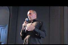 Κατασκευασμένο το βίντεο με τον Βαρουφάκη - «Εμείς φτιάξαμε την πλαστή εικόνα με τη χειρονομία του»