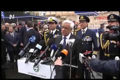 ΥΠΟ ΒΡΟΧΗ ΚΑΙ ΧΩΡΙΣ ΚΑΓΚΕΛΑ Η ΣΤΡΑΤΙΩΤΙΚΗ ΠΑΡΕΛΑΣΗ ΓΙΑ ΤΗΝ 25η ΜΑΡΤΙΟΥ VD