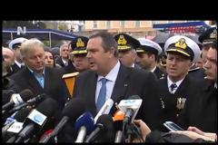 ΥΠΟ ΒΡΟΧΗ ΚΑΙ ΧΩΡΙΣ ΚΑΓΚΕΛΑ Η ΣΤΡΑΤΙΩΤΙΚΗ ΠΑΡΕΛΑΣΗ ΓΙΑ ΤΗΝ 25η ΜΑΡΤΙΟΥ VD