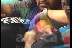 Παγκόσμιο ΣΟΚ: Ξεψύχησε στο ρινγκ κι αυτοί πλακωνόντουσαν πάνω από το πτώμα του  - Πολύ σκληρές εικόνες [video]