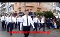 Μαθητές παρέλασαν με μαύρα περιβραχιόνια για τον αδικοχαμένο Βαγγέλη Γιακουμάκη