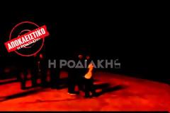 Ώρες αγωνίας: Μάχη με τα κύματα για το «Βιτσέντζος Κορνάρος» - Δείτε βίντεο από το σημείο! [photos+video]