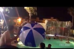 Ούτε ένα, ούτε 2... αλλά 9 βίντεο με ΓΥΝΑΙΚΕΣ για κλάματα!