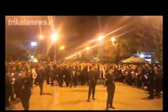 Κλίμα συγκίνησης και θρησκευτικής κατάνυξης στην περιφορά των Επιταφίων στα Τρίκαλα