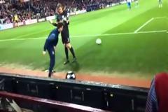 Το ball boy έκανε πλάκα στον τερματοφύλακα!