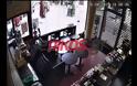 Αυτοί είναι οι κλέφτες μοτοσικλετών του Πειραιά - Όλη η δράση τους... [video]