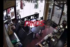Αυτοί είναι οι κλέφτες μοτοσικλετών του Πειραιά - Όλη η δράση τους... [video]