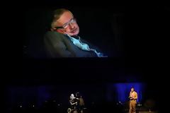 Stephen Hawking: Η ανθρωπότητα δεν θα επιβιώσει για πολύ ακόμα στη γη