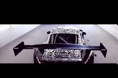 H Porsche παρουσιάζει τη νέα 911 GT3 R [video]
