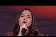 Δύσκολες ώρες για διαγωνιζόμενη του The voice- Πέθανε ο πατέρας της... [video]