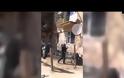 VIDEO-ΣΟΚ: Πέταξε το μωρό της από το μπαλκόνι για να το πιάσει ο σύζυγός της! [video]