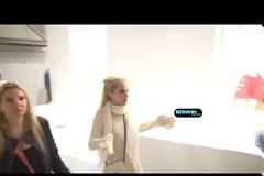 Έξαλλη η Ντορέτα Παπαδημητρίου - Το σκηνικό που αναστάτωσε τα σοκάκια της Μυκόνου [video]