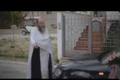 Η νύφη έσπασε τα νεύρα του ιερέα που την κατέβασε με το ζόρι - Δείτε το video που έχει γίνει ανάρπαστο στο youtube