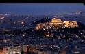 Η Αθήνα τη νύχτα από ψηλά