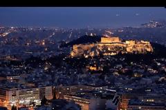 Η Αθήνα τη νύχτα από ψηλά