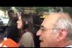 Το απρόοπτο γεγονός πριν λίγο κατά την έξοδο του Μάρδα από το ΥΠΟΙΚ... [video]