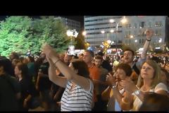 Τελικά ποια συγκέντρωση σάρωσε χθες; Δείτε και τα συμπεράσματα δικά σας... [video]