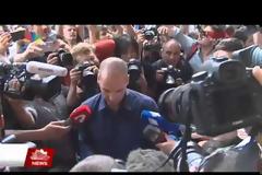 Βαρουφάκης προς τοξικά ΜΜΕ: Παρακαλώ, φύγετε από εδώ