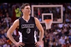 Ο... NBAer ΠΟΥ  «ΠΑΙΖΕΙ» ΓΙΑ ΑΝΤΙ-ΣΛΟΥΚΑΣ! (PHOTO & VIDEOS)