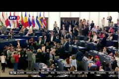 Απίστευτο ξενέρωμα του Μάρτιν Σουλτς στην αποθέωση του Αλέξη Τσίπρα - Δείτε την επική αντίδραση... [video]